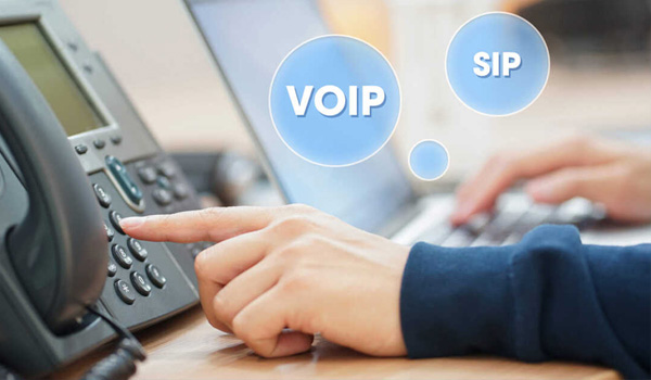Phần lớn các dịch vụ VoIP đều dùng giao thức SIP như một tiêu chuẩn công nghiệp
