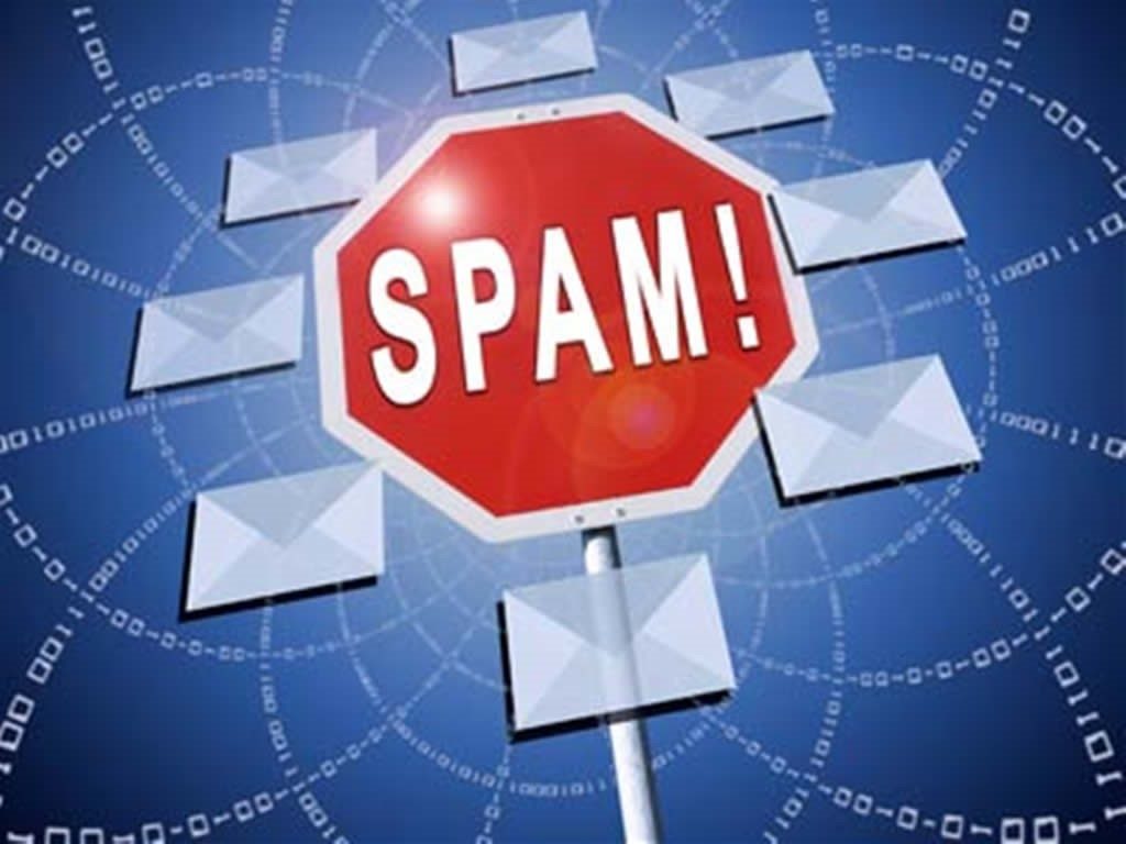 Khi dùng email server làm sao biết email mình gửi đi là spam?