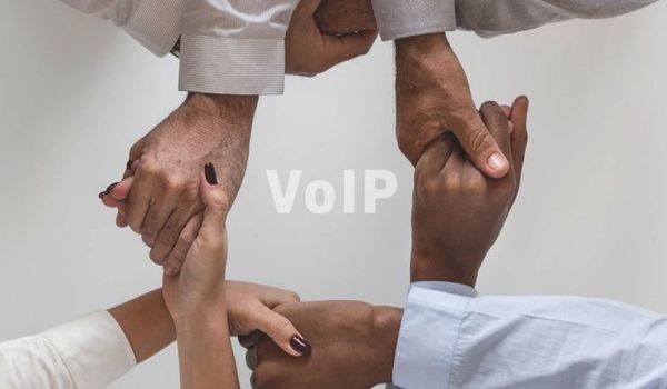 Duy trì liên lạc với khách hàng bất kỳ lúc nào với VoIP