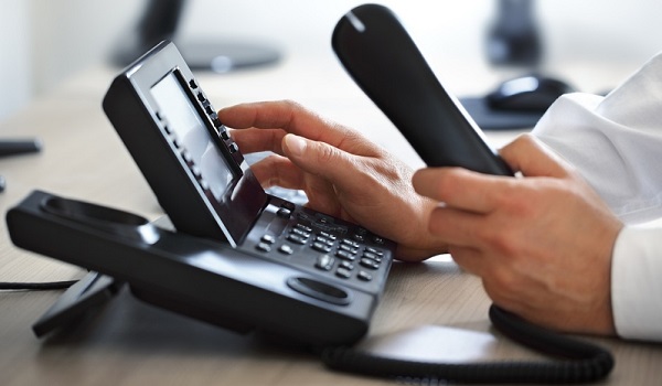 Cài đặt VoIP trên điện thoại bàn để lại ấn tượng tốt cho khách hàng về sự chỉn chu của doanh nghiệp.