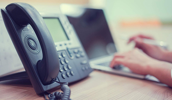 Tổng đài điện thoại cố định là kênh liên lạc nhanh chóng và thuận tiện cho nhân viên trong nội bộ, nhân viên với khách hàng, đối tác.